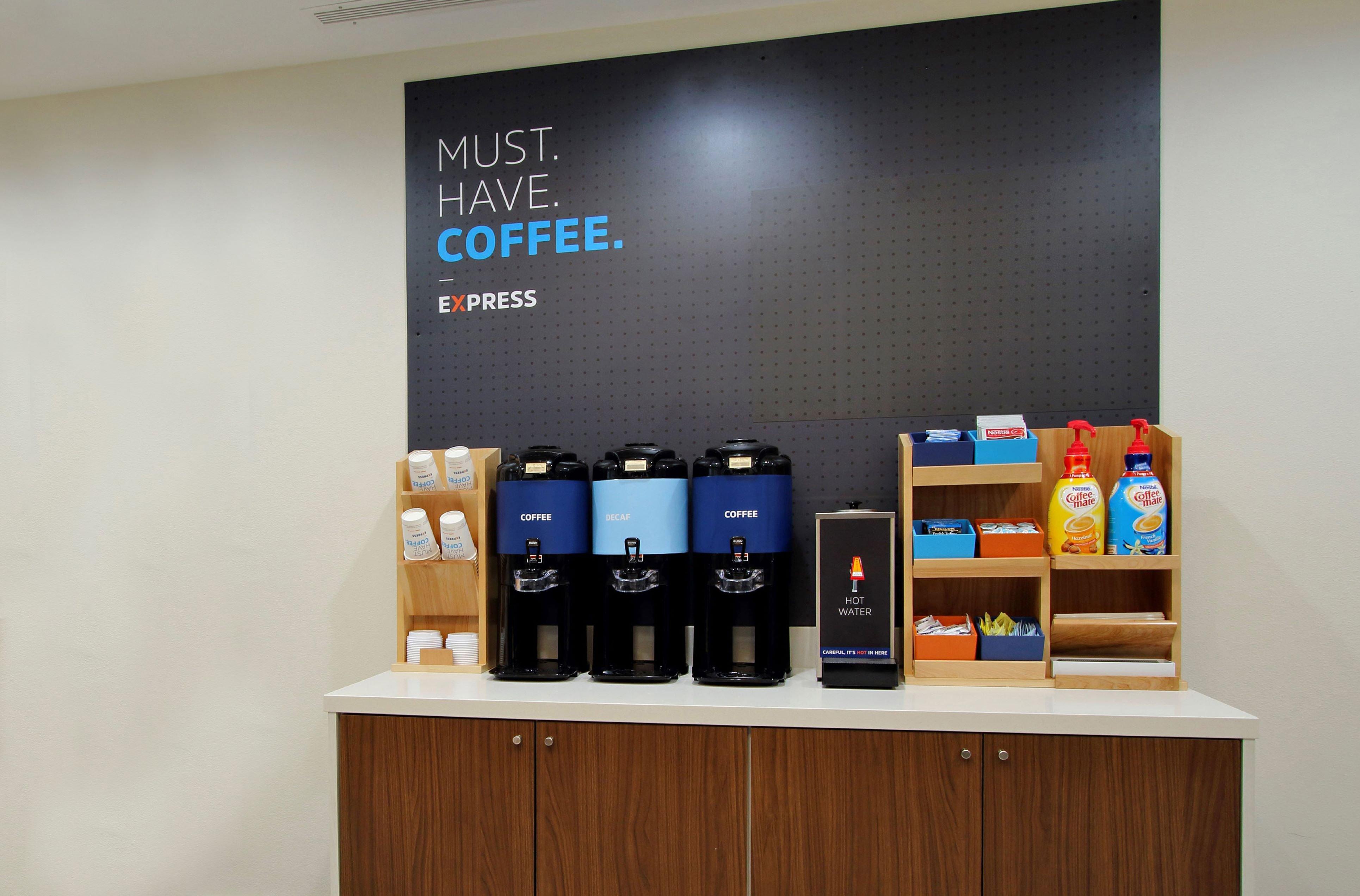 Holiday Inn Express Hotel & Suites Greensboro - Airport Area By Ihg Esterno foto