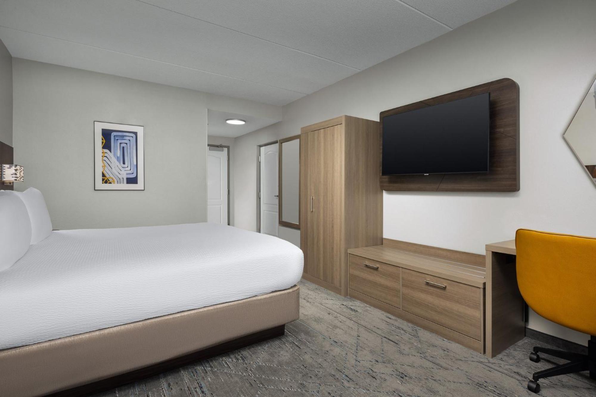 Holiday Inn Express Hotel & Suites Greensboro - Airport Area By Ihg Esterno foto