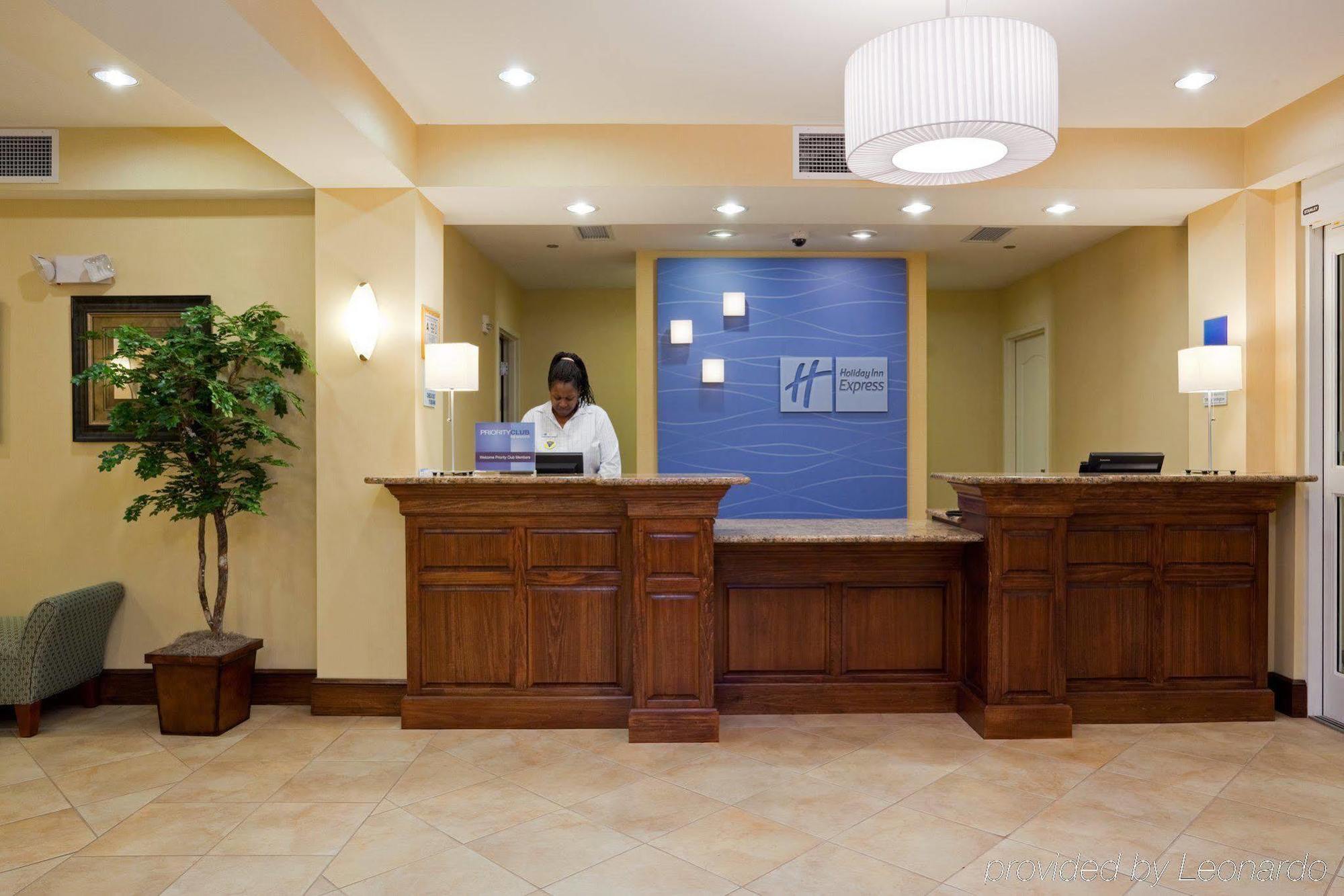 Holiday Inn Express Hotel & Suites Greensboro - Airport Area By Ihg Esterno foto